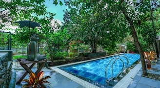 Season Palace Image 4